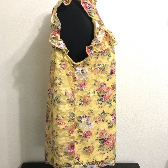 🆕 floral yellow blouse 🌼 - Picture 3 of 5